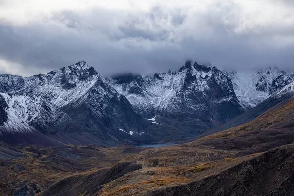 Paisagem natural canadense em Yukon — Fotografia de Stock