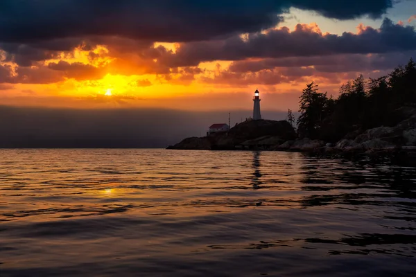 Vista para o Lighthouse Park. Renderização artística colorida dramática do por do sol. — Fotografia de Stock