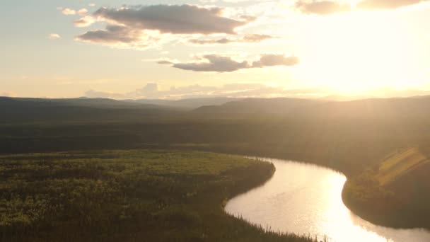 Belle vue sur la rivière panoramique sinueuse — Video