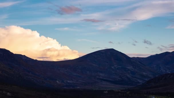 Time Lapse. Vista de la carretera panorámica desde arriba — Vídeos de Stock