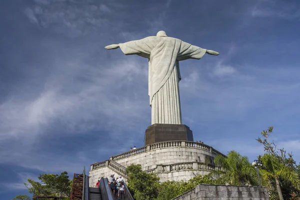 Güzel manzara Cristo Redentor (Kurtarıcı İsa) Morro üzerinde görülen yapmak Corcovado (Corcovado Dağı), Rio de Janeiro, Brezilya