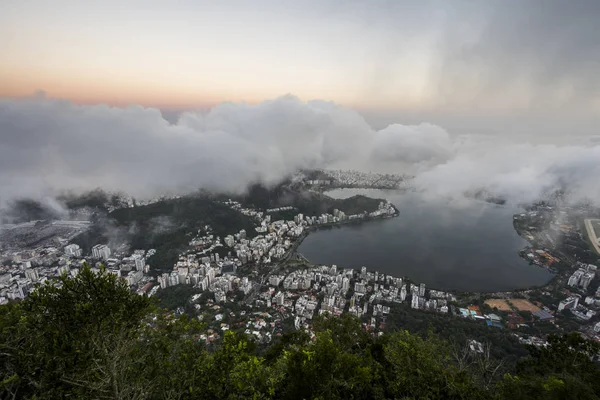 Hermoso Paisaje Atardecer Ciudad Bajo Las Nubes Vistas Desde Cristo — Foto de Stock