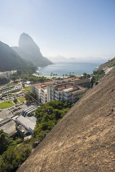 Pessoas Escalando Montanha Babilônia Com Belas Paisagens Céu Limpo Distrito — Fotografia de Stock