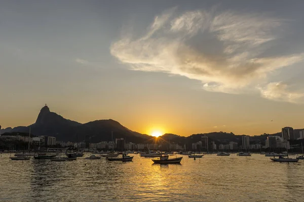 Rio de Janeiro, Brezilya için güzel günbatımı manzara — Stok fotoğraf