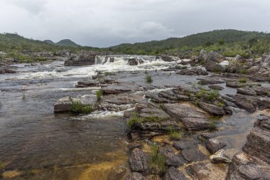 Cerrado nehri Chapada dos Veadeiros, Goias, Orta Brezilya 'da güzel bir manzara üzerindedir.
