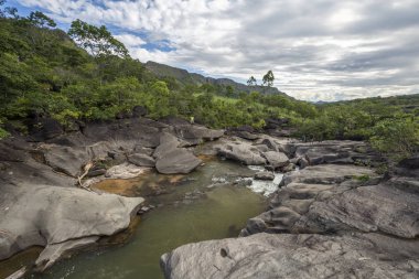Güzel kayalık peyzaj oyulmuş nehir Vale da Lua (Moon Valley), Chapada dos Veadeiros, Goias, merkezi Brezilya ile