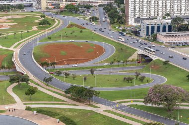 Burle Marx bahçeleri ve dairesel merkezi Brasilia, Federal bölge, sermaye şehir Brezilya'nın sokaklarında için Tv kulesinden görüntüleyin