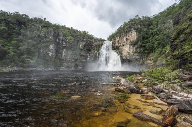 Doğada, Chapada dos Veadeiros, Goias, merkezi Brezilya büyük güzel şelale peyzaj