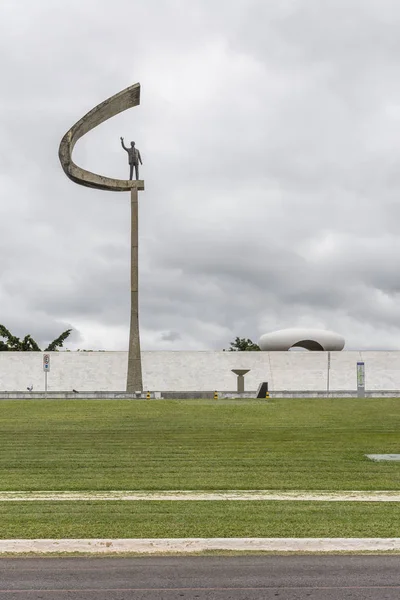 纪念雕像与多云天空 巴西利亚 联邦区 首都巴西 — 图库照片