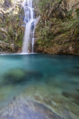 Doğa, çevre Cavalcante, Chapada dos Veadeiros, Goias, merkezi Brezilya berrak mavi su ile güzel Santa Barbara şelale