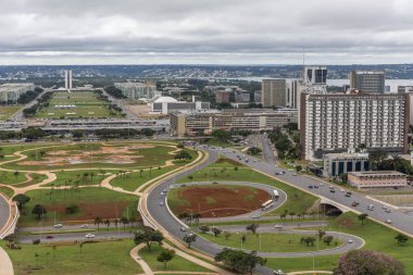 Burle Marx bahçeleri ve dairesel merkezi Brasilia, Federal bölge, sermaye şehir Brezilya'nın sokaklarında için Tv kulesinden görüntüleyin