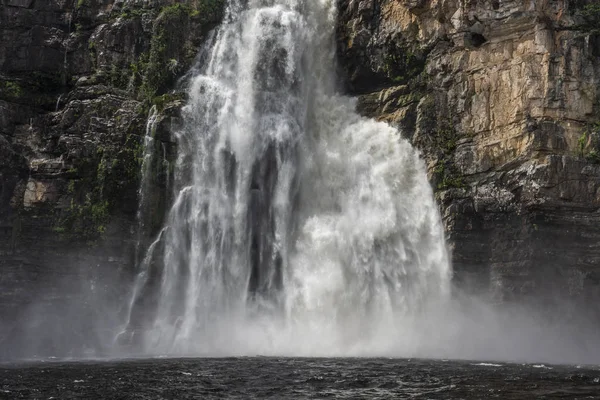 Paisagem Grande Cachoeira Bonita Natureza Chapada Dos Veadeiros Goiás Brasil — Fotografia de Stock