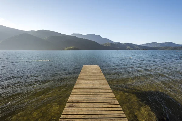 Muelle Vacío Playa Desierta Con Hermosa Selva Atlántica Paisaje Del — Foto de Stock