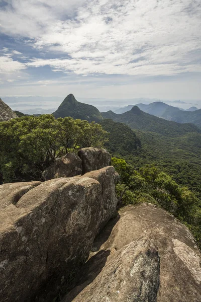 Hermoso Paisaje Verde Montañas Vistas Desde Pico Rocoso Selva Atlántica — Foto de Stock