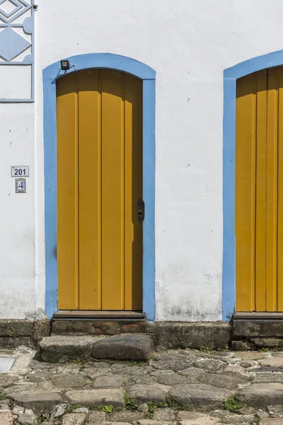 巴西里约热内卢南部帕拉地历史名城殖民建筑的门面 — 图库照片