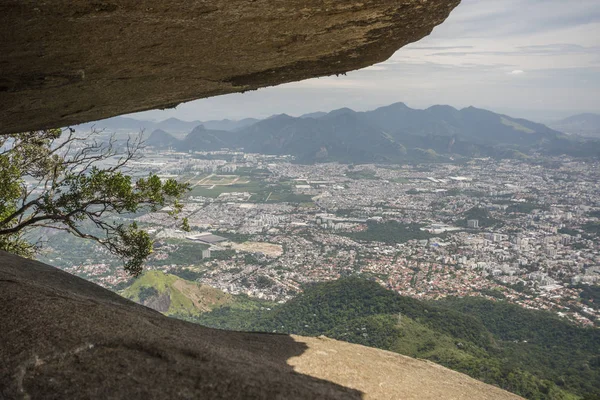 Hermoso Paisaje Verde Montañas Ciudad Vista Desde Pico Rocoso Selva — Foto de Stock