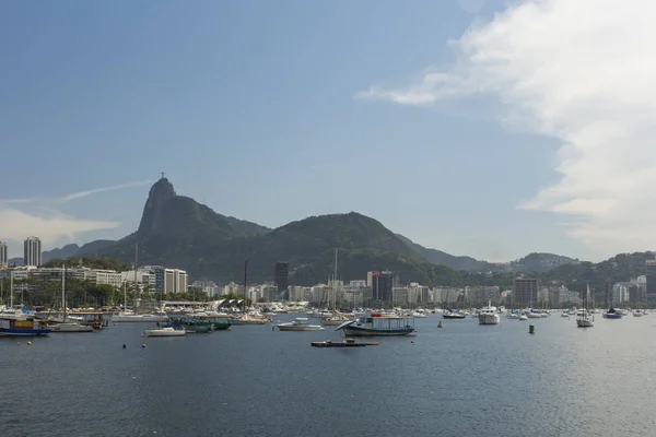 Táj Kilátással Corcovado Hegy Urca Napos Gyönyörű Felhők Kék Rio — Stock Fotó