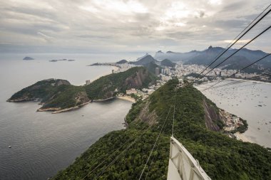 Pao de Acucar (Sugar Loaf Dağı) Rio de Janeiro, Brezilya için üzerinden görüntülemek