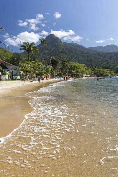 Bela Paisagem Praia Tropical Com Floresta Exuberante Céu Azul Vila — Fotografia de Stock