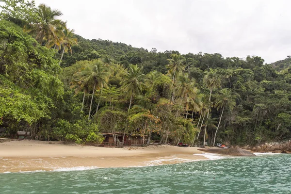 Hermoso Paisaje Playa Tropical Con Agua Verde Exuberante Bosque Ilha — Foto de Stock