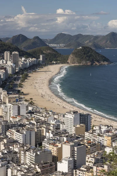 Hermoso Paisaje Edificios Playa Copacabana Montañas Océano Visto Desde Morro — Foto de Stock