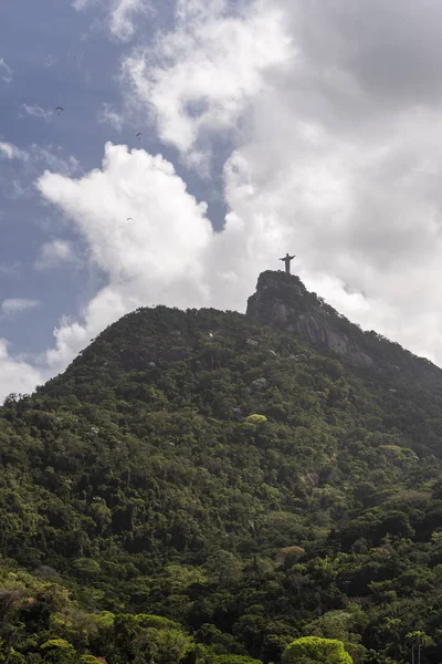 Paragliding Nad Sochu Krista Spasitele Cristo Redentor Vrcholu Hory Corcovado — Stock fotografie