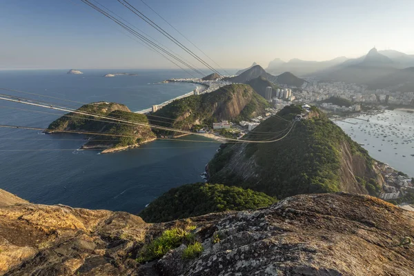 Wunderschöne Landschaft Späten Nachmittag Mit Bergen Und Der Stadt Vom — Stockfoto