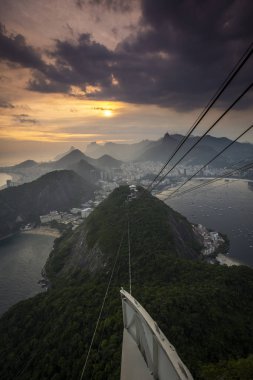 Sugar Loaf dağı, Rio de Janeiro'dan güzel gün batımı manzarası, 