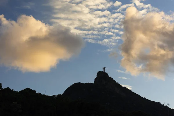 Beau paysage de la montagne du Corcovado et du Christ Rédempteur — Photo