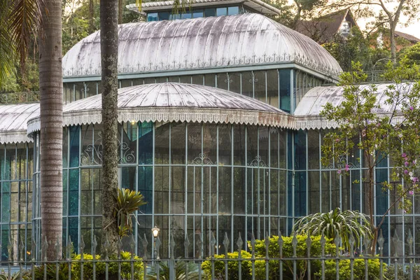 Palacio de Cristal en la ciudad imperial de Petrópolis, en la montaña — Foto de Stock