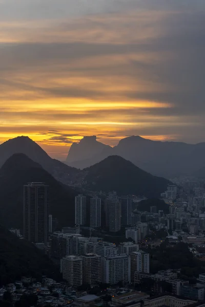 Hermosa vista al atardecer desde la montaña Sugar Loaf, Río de Janeiro , — Foto de Stock