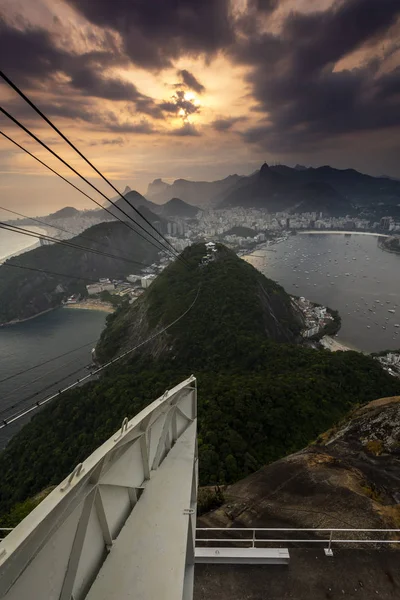 Beautiful sunset view from Sugar Loaf mountain, Rio de Janeiro, — Stock Photo, Image