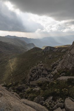 Itatiaia Park, Rio de kayalık dağların Güzel manzara 