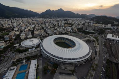 Rio helikopter uçuşu sırasında Maracana Stadyumu havadan görünümü 
