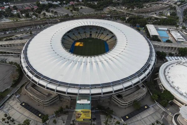 Luchtfoto van het maracana-stadion tijdens een helikoptervlucht in Rio — Stockfoto