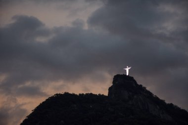 Güzel bulutlar ile Kurtarıcı Mesih, Rio de Janeiro, Brazi