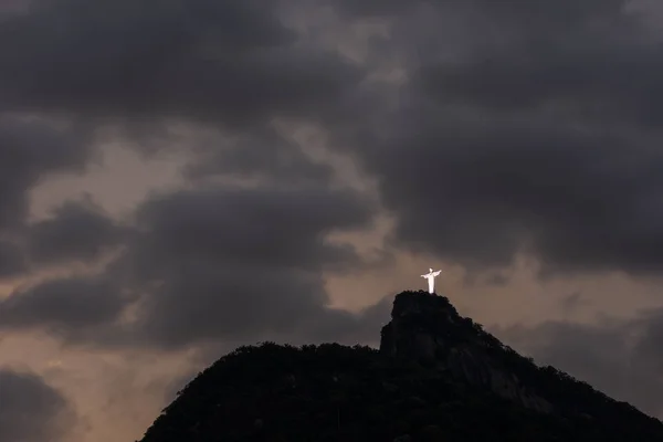 Cristo Redentor con hermosas nubes, Río de Janeiro, Brazi —  Fotos de Stock