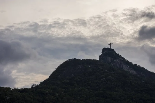 Christus der Erlöser mit schönen Wolken, Rio de Janeiro, Brasilien — Stockfoto