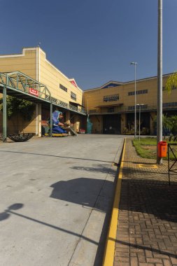 Vista para barracão de escola de samba na Cidade do Samba, Sant