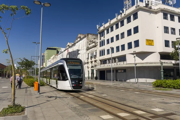 Öffentliche Verkehrsmittel vlt Straßenbahn in der Innenstadt in der Nähe von Kobras gra — Stockfoto