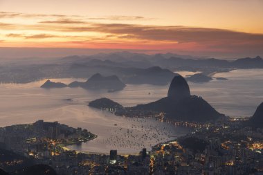 Sugar Loaf Dağı 'nın güzel manzarası İsa' dan görüldü. 