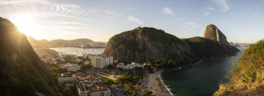 Rio de Janeiro 'daki Sugar Loaf Dağı' na güzel bir gün batımı manzarası, 