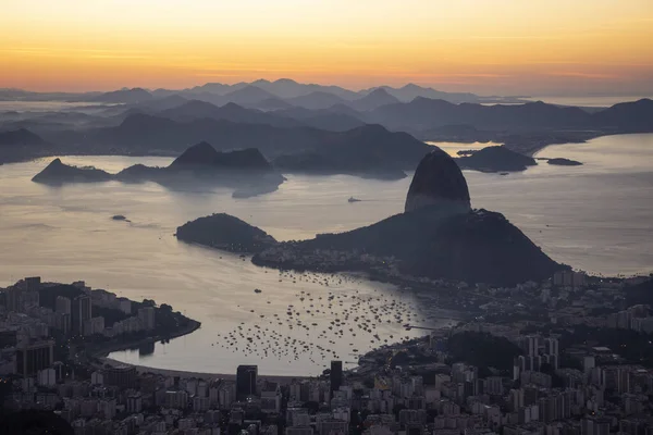 Vista desde Cristo Redentor al hermoso paisaje de la ciudad, oc — Foto de Stock