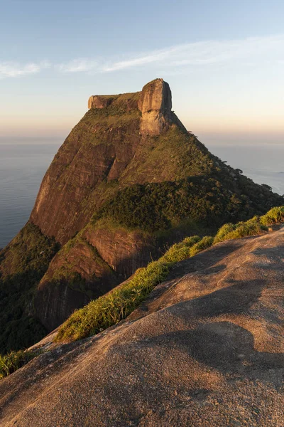 Krásná krajina skalnaté ploché vrchol hory na Atlantiku R — Stock fotografie