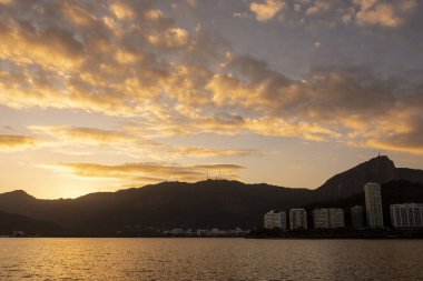 Rio de Janeiro 'da güzel gün batımı, Brezilya.