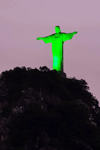 Hermosa Vista Cristo Redentor Estatua Que Brilla Con Luz Verde — Foto de Stock