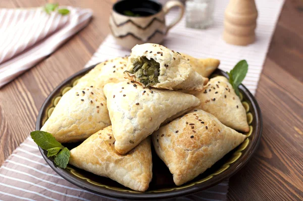 Yeşillikli özbek samsa