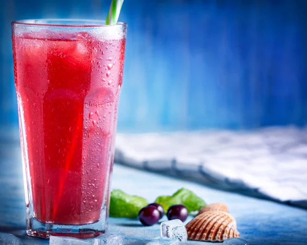 Summer Cherry Drink Hot Weather Summer Cherry Drink Hot Weather — Stock Photo, Image