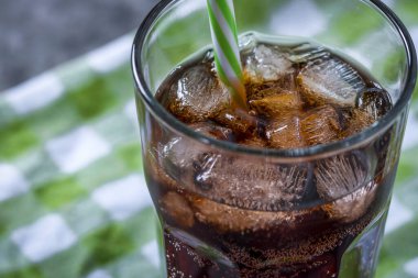 Tatlı soğuk içecek - sıcak havadan kurtuluş.