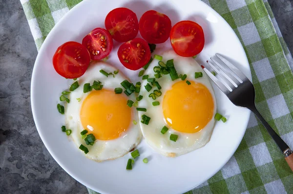 Appetizing Breakfast Fried Eggs Bread Cherry Tomatoes Cheese Fried Eggs — Stock Photo, Image